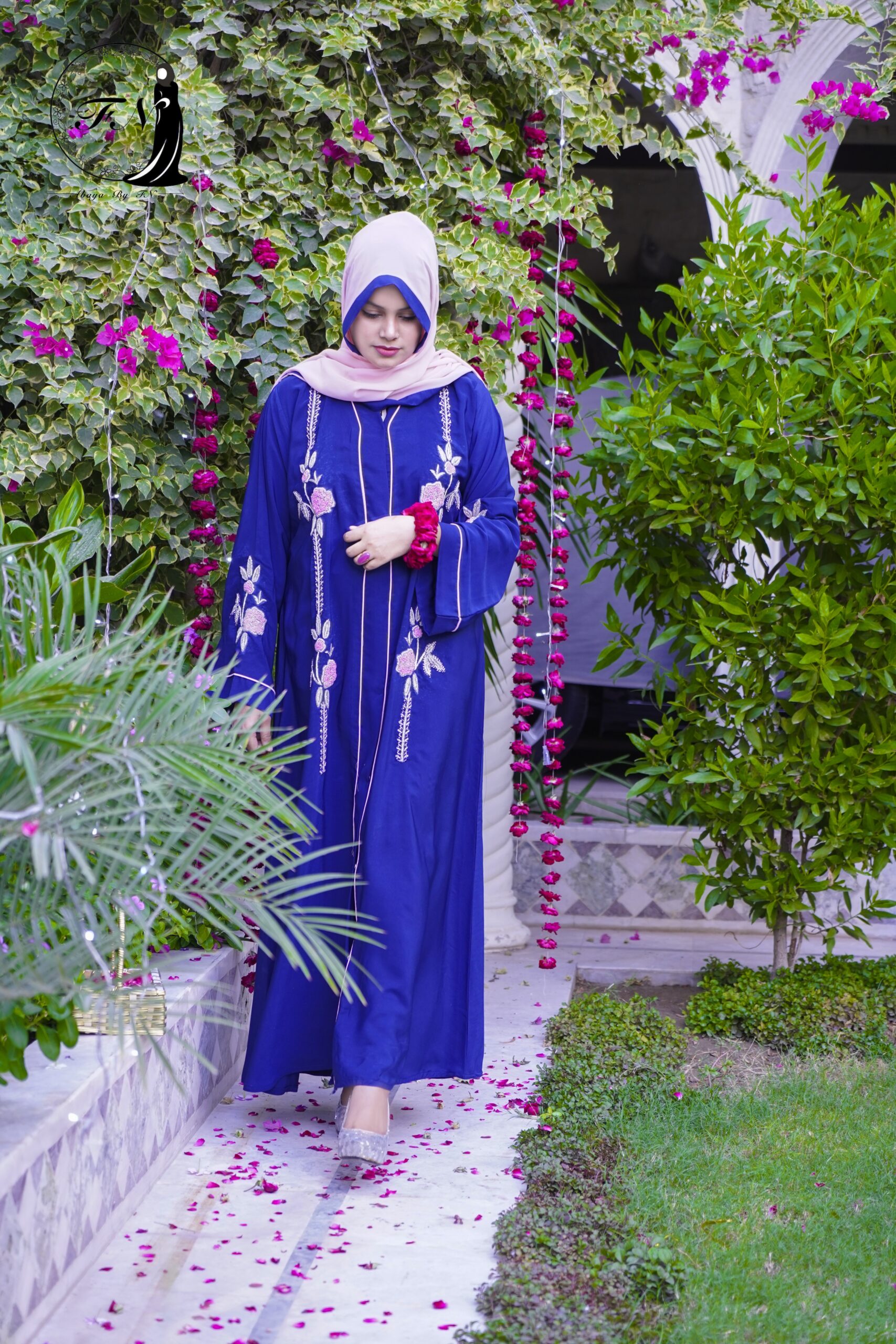 noori-abayah